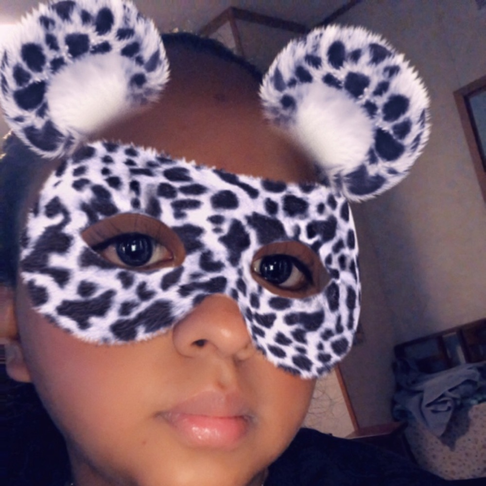 Meet your Posher, Yamelic